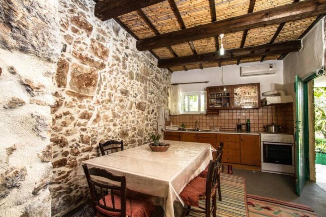 Apartament Sofiana'S Garden Retreat With Private Pool Dhrapaniás Zewnętrze zdjęcie